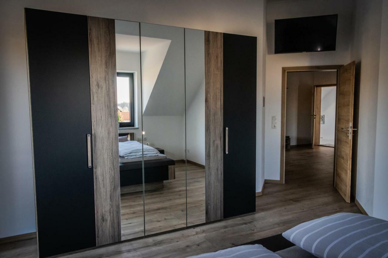 Landhaus Ferienwohnungen Mit Pool Und Wellness Neukirchen-Balbini エクステリア 写真