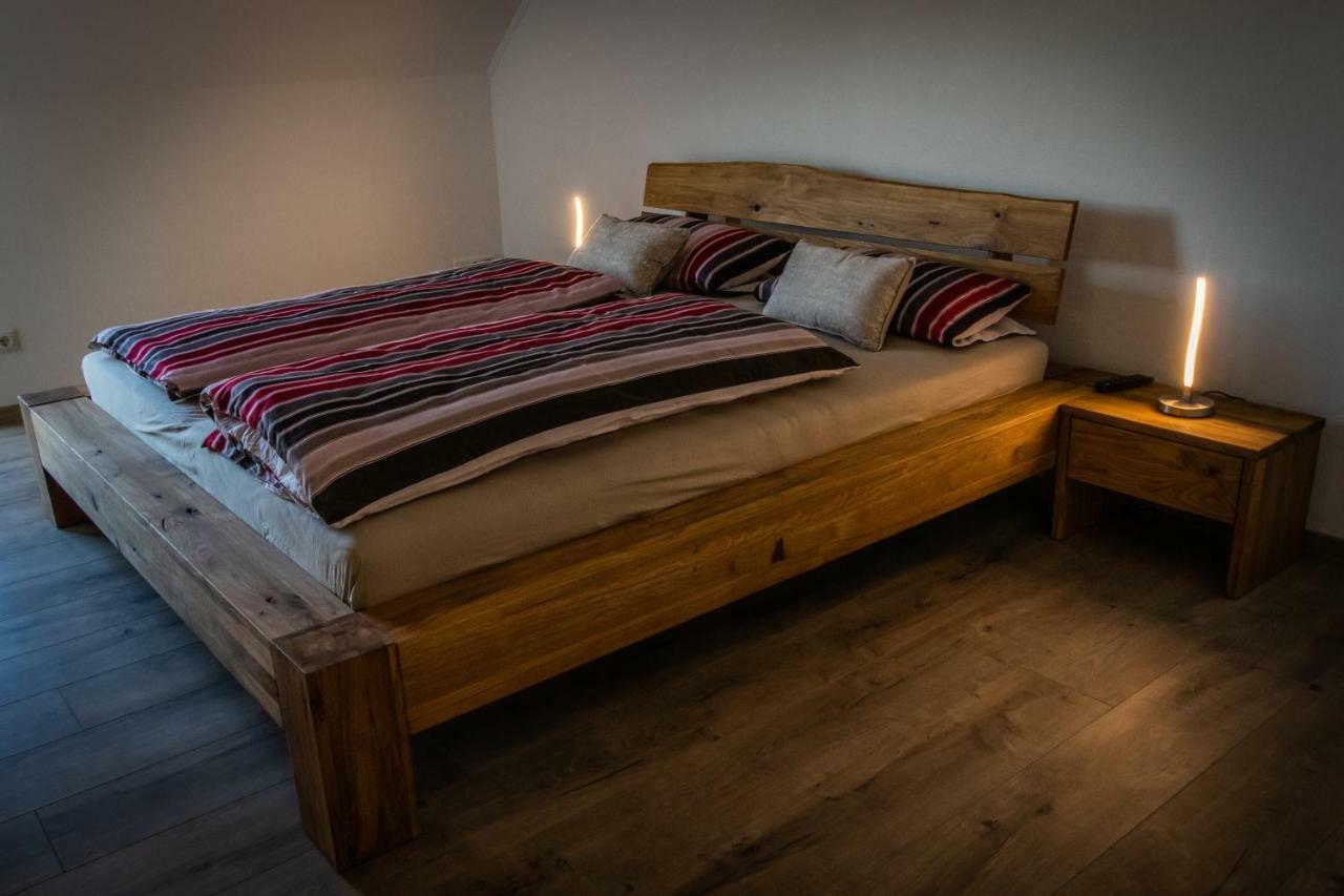 Landhaus Ferienwohnungen Mit Pool Und Wellness Neukirchen-Balbini エクステリア 写真