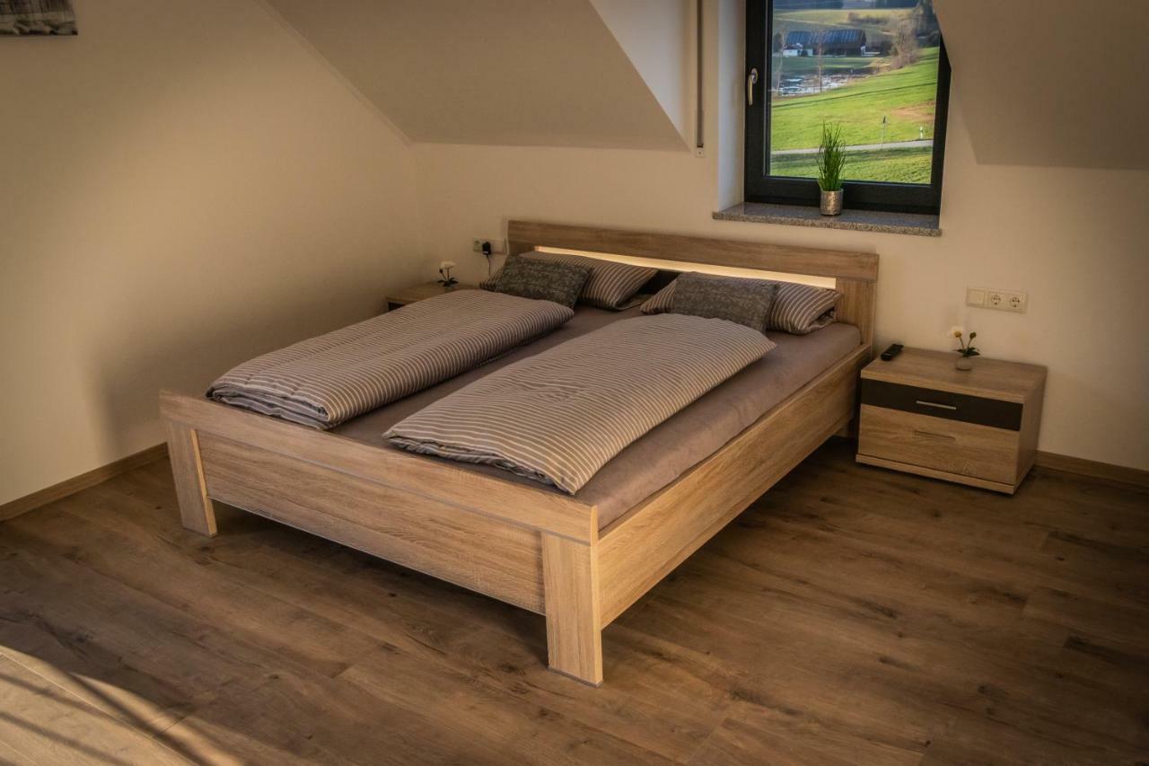 Landhaus Ferienwohnungen Mit Pool Und Wellness Neukirchen-Balbini エクステリア 写真
