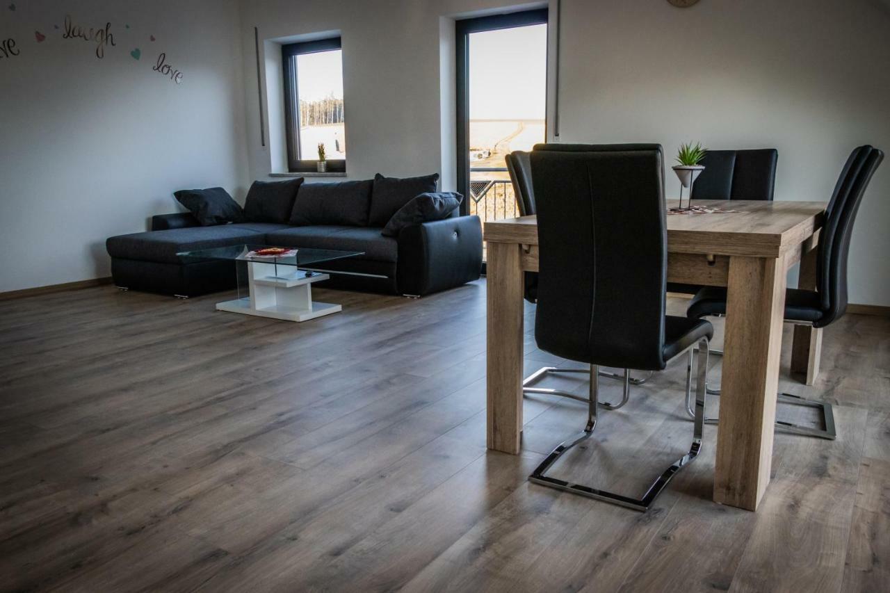 Landhaus Ferienwohnungen Mit Pool Und Wellness Neukirchen-Balbini エクステリア 写真