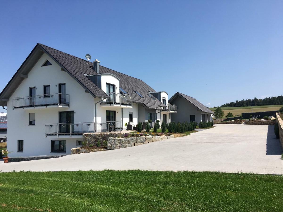 Landhaus Ferienwohnungen Mit Pool Und Wellness Neukirchen-Balbini エクステリア 写真