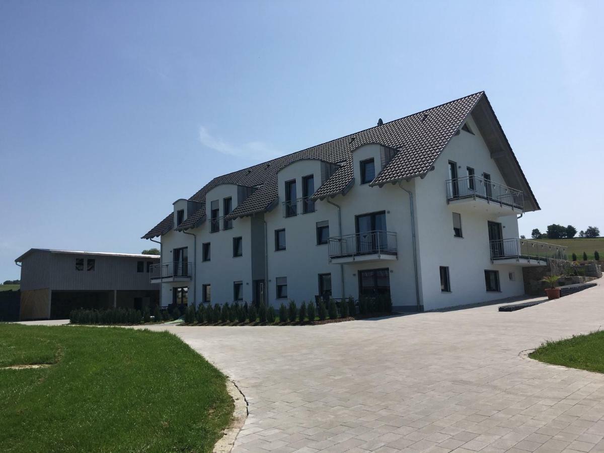 Landhaus Ferienwohnungen Mit Pool Und Wellness Neukirchen-Balbini エクステリア 写真