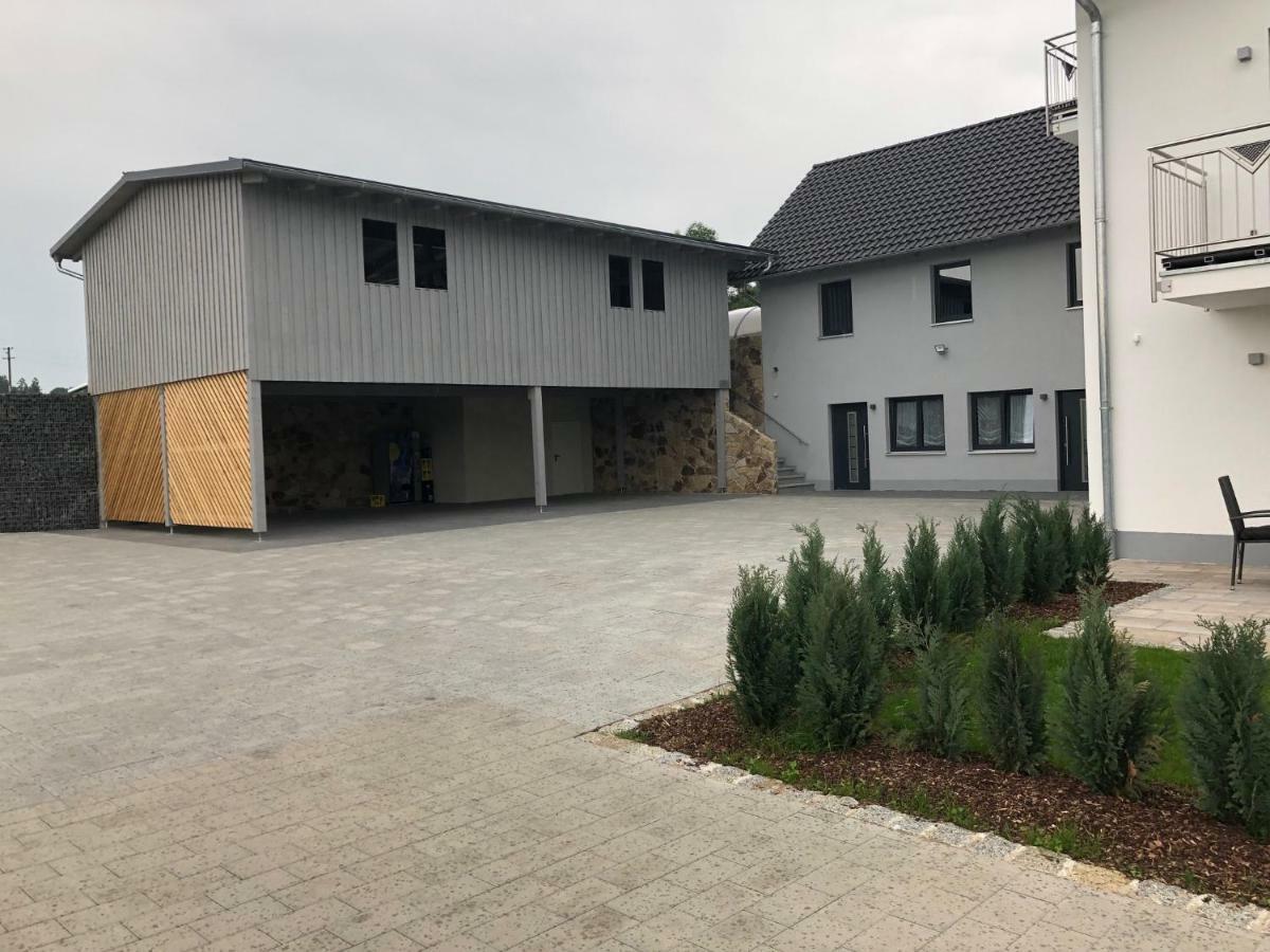 Landhaus Ferienwohnungen Mit Pool Und Wellness Neukirchen-Balbini エクステリア 写真